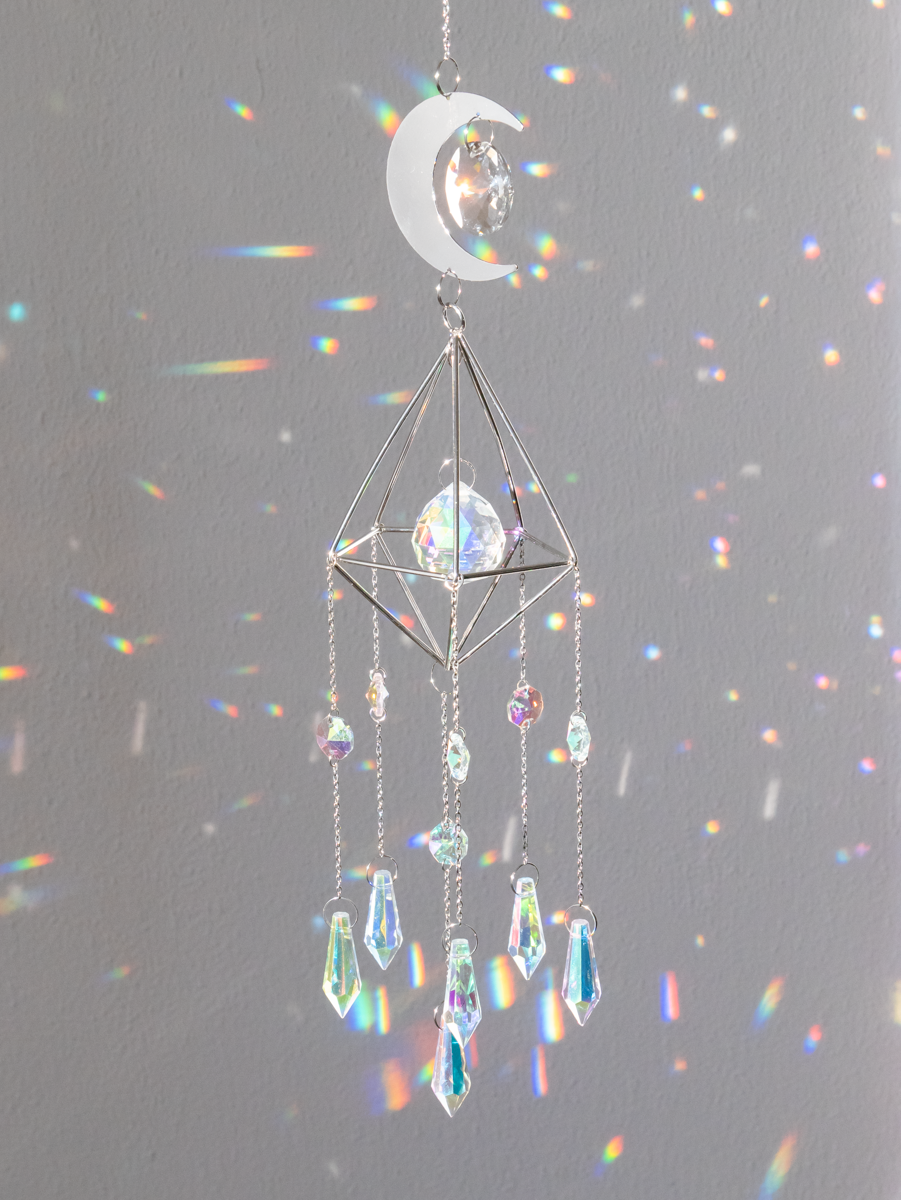 suncatcher zilver met maan en veel regenboog reflecties