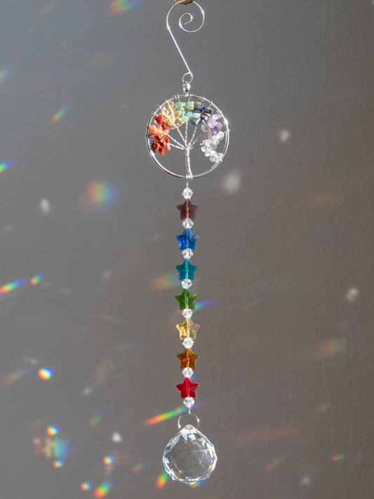 Raamhanger regenboog kleuren levensboom edelstenen