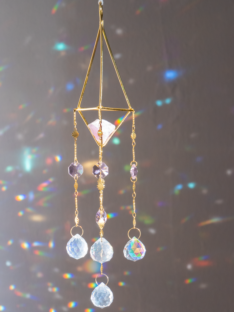 rozenkwarts suncatcher met raamkristallen