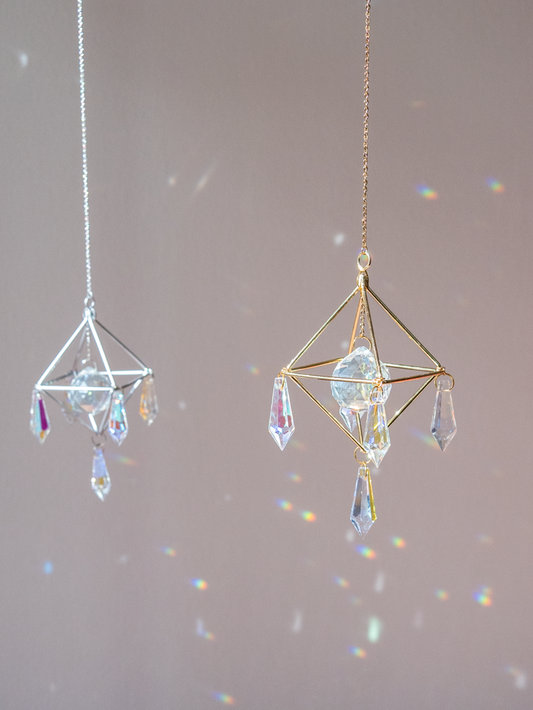 Zonnevanger met kristallen goud en zilver om voor het raam te hangen